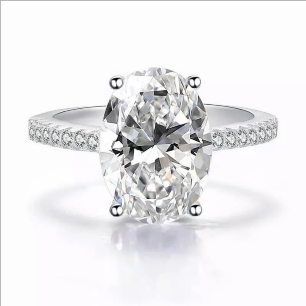 3ct Oval White Sapphire & Sterling Silver Ring - Picture 2 of 4